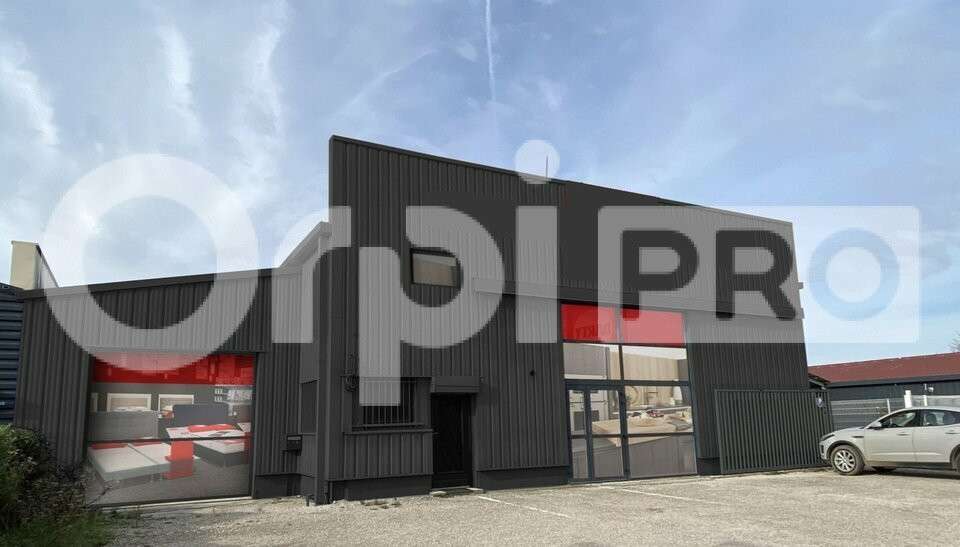 Location local commercial 365m² Ambérieu-en-Bugey