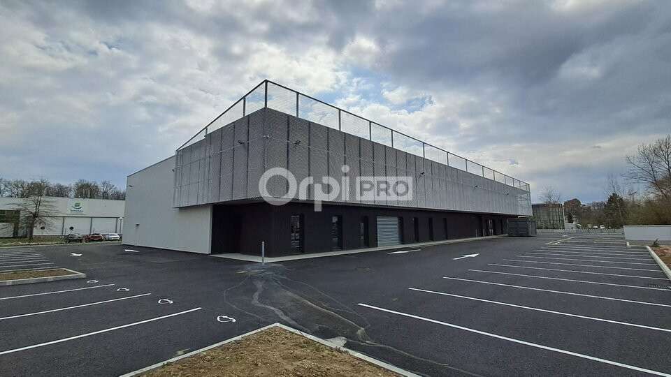 A LOUER ! 1 Cellule brute de 207 m² - Pau Nord
