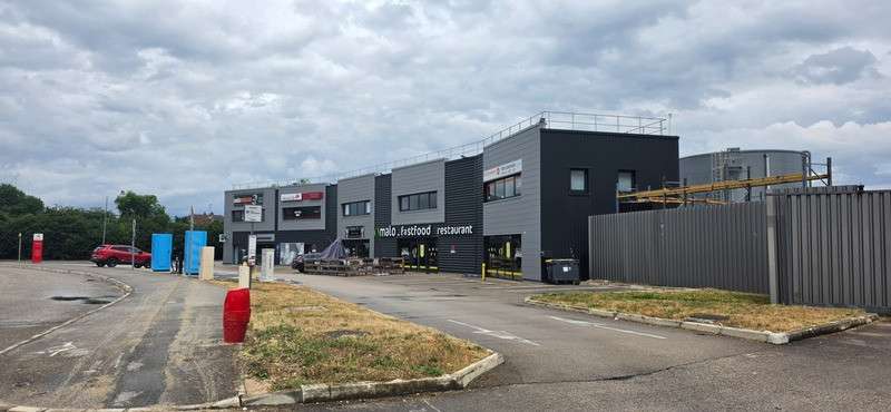 A louer local pro aménagé 70m² accès PMR à Tavaux 