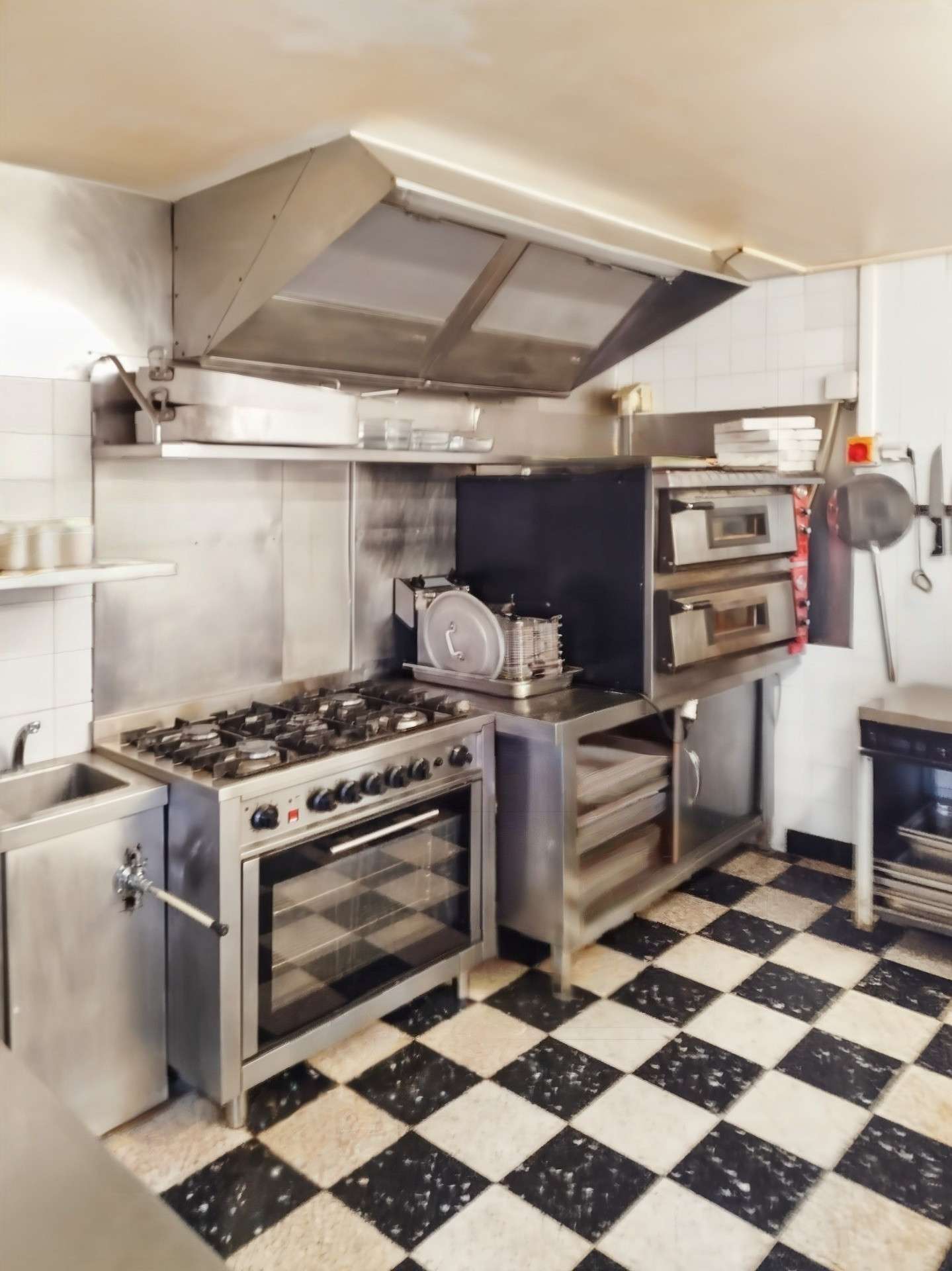 Restaurant tradi 200m² à vendre à Confrancon (01)