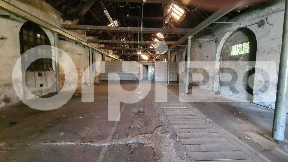 À louer entrepôt de 400m² à Montvicq
