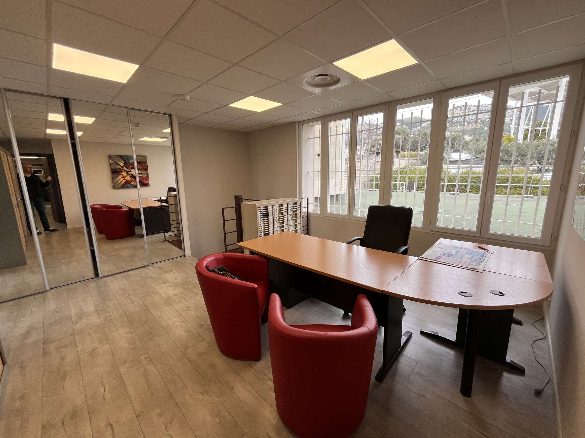 A louer bureaux de 130m² R+1 à l'entrée de Toulon