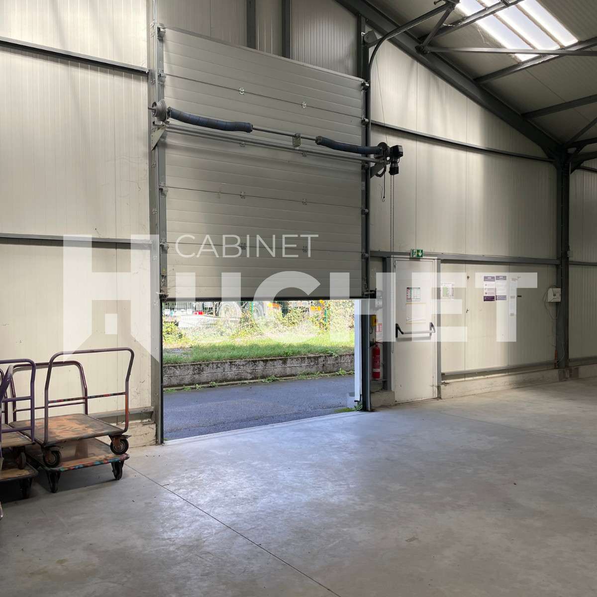 Vente entrepôt indus bureaux 1180m² à Giberville