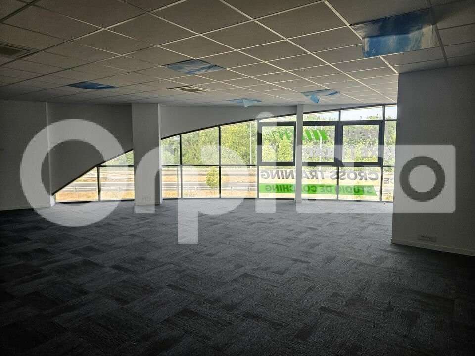 Loue bureau lumineux 128m² en r+1 Sainte-Eulalie