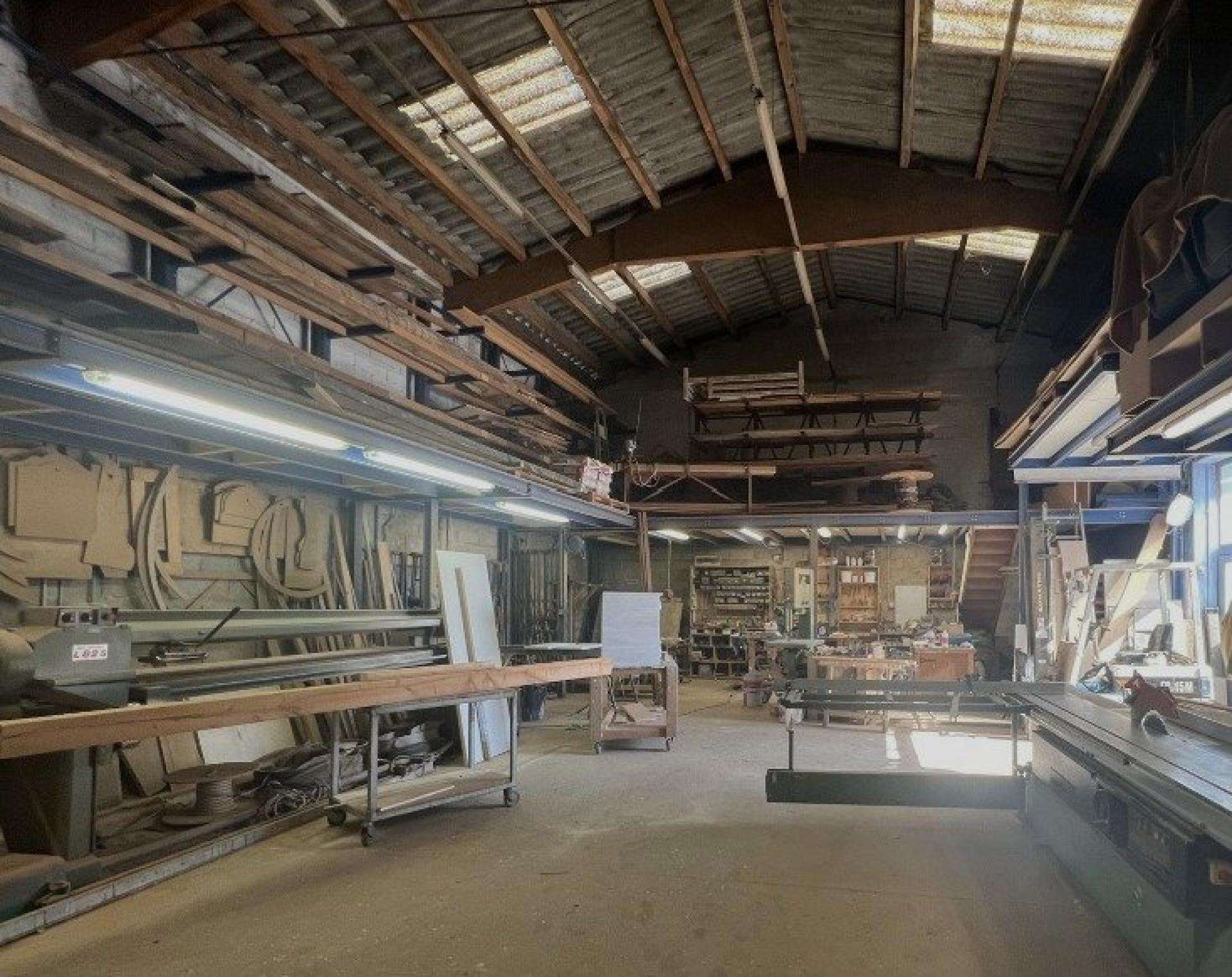 Vente murs ateliers habitations 925m² ZA Cogolin