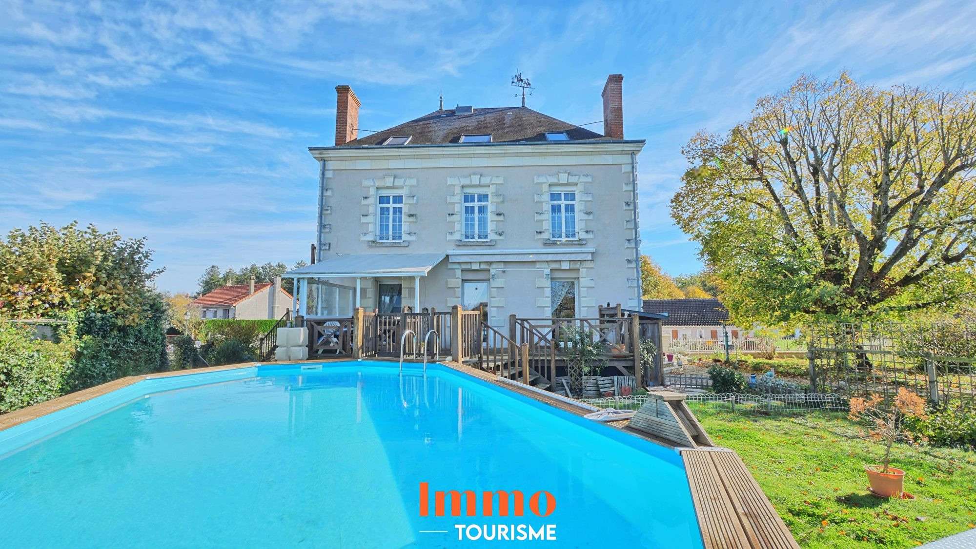 Maison de maître avec gîtes et piscine à mi