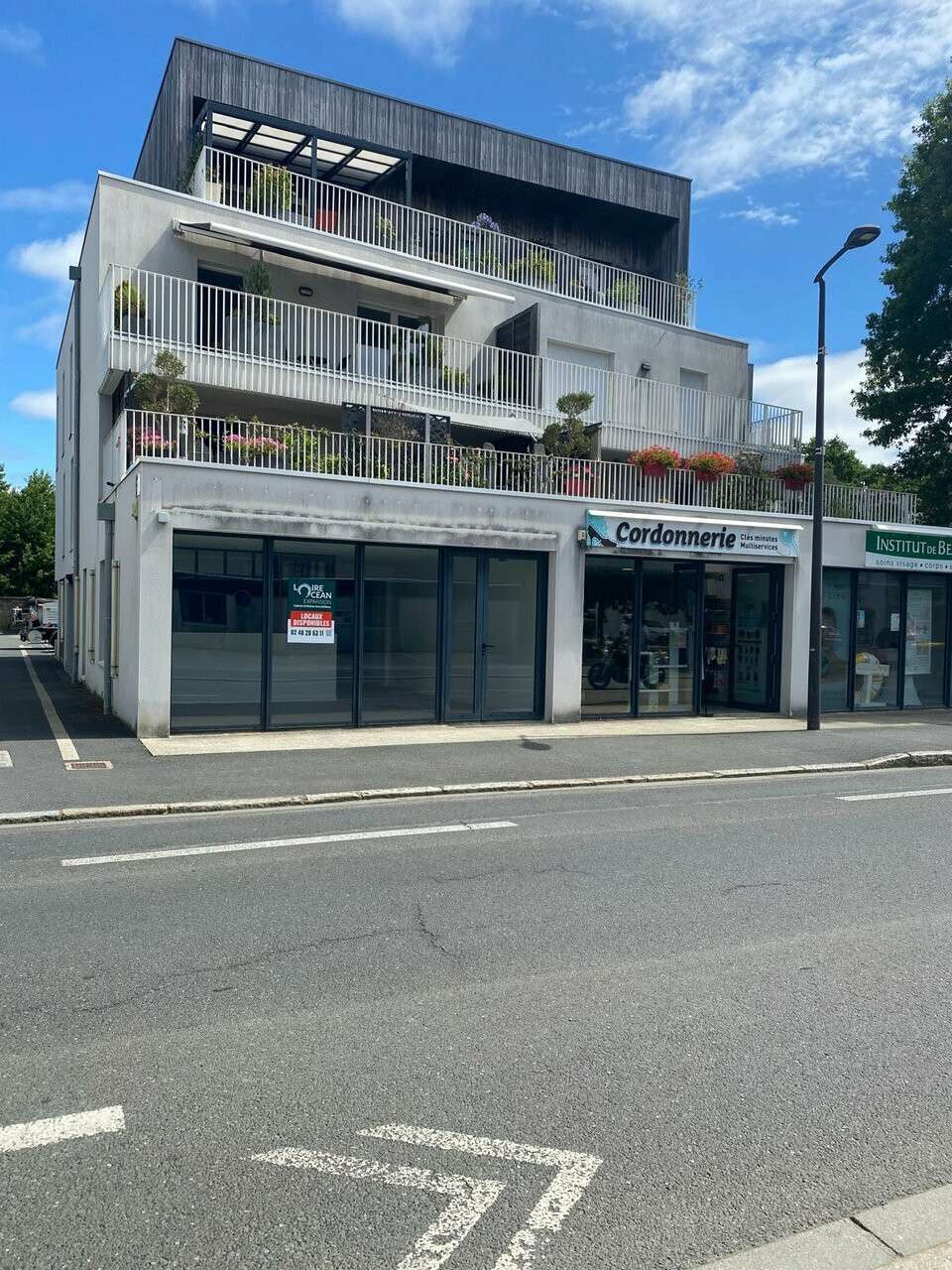 Location local cial 53m² accès direct Treillières