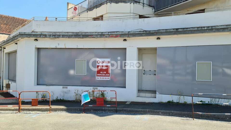 Loue local commercial de 165m² + réserve Montluçon