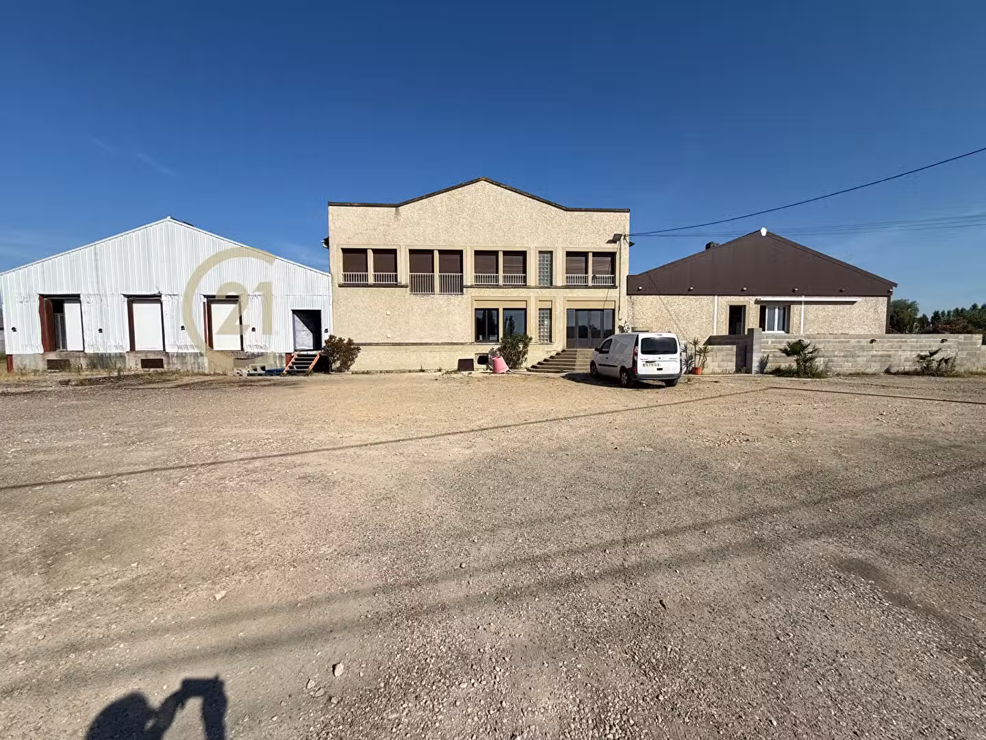 Vente local d'activité unique de 1800m² à Louhans