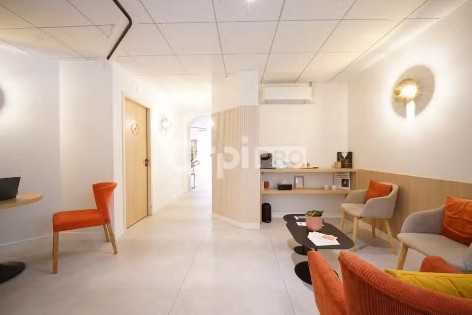 Bureau de 296m² à vendre à Tassin-la-Demi-Lune