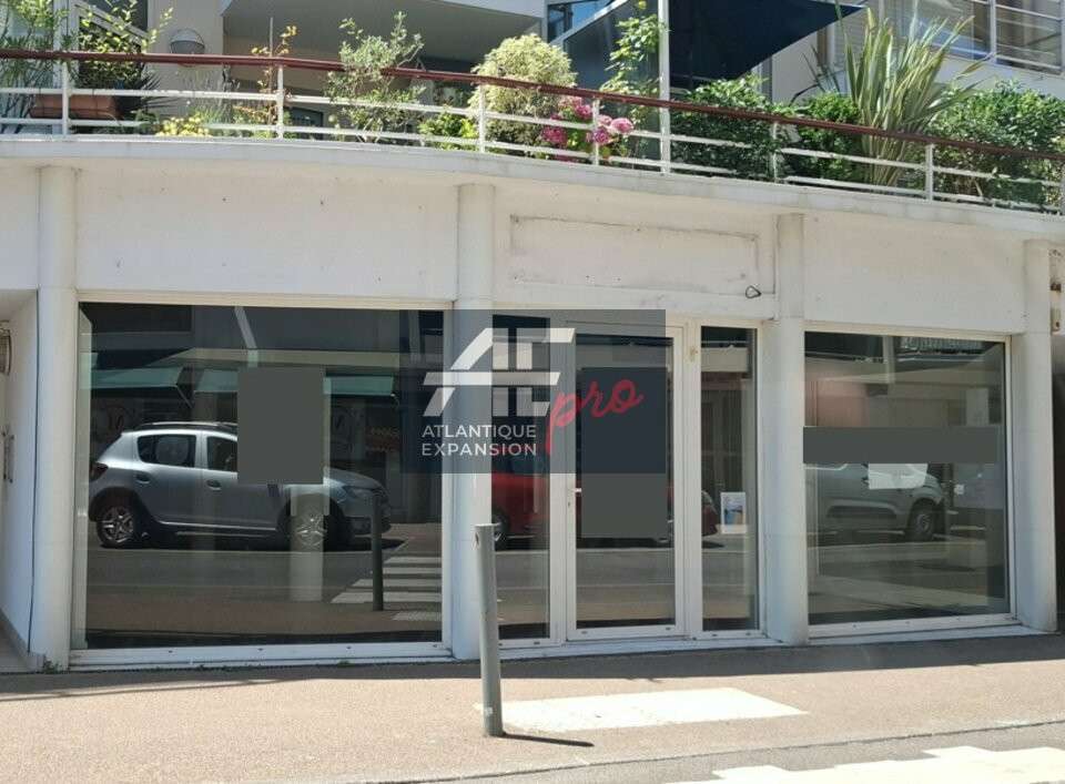 AV local commercial de 89m² proche mer à Pornichet