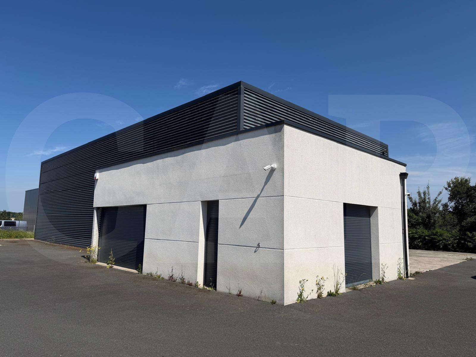 A vendre local d'activité de 324m² à Plaintel