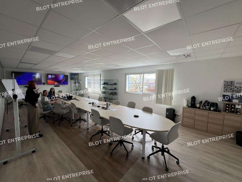 A louer bureaux 580m² Nantes porte de Ste Luce