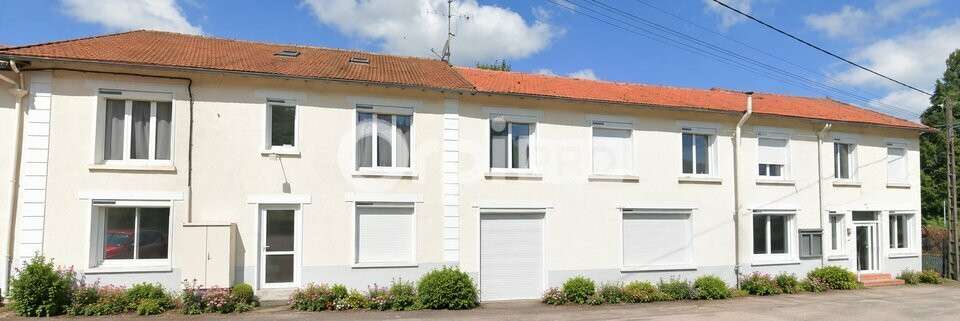 Immeuble de 1000m² à vendre à Compreignac