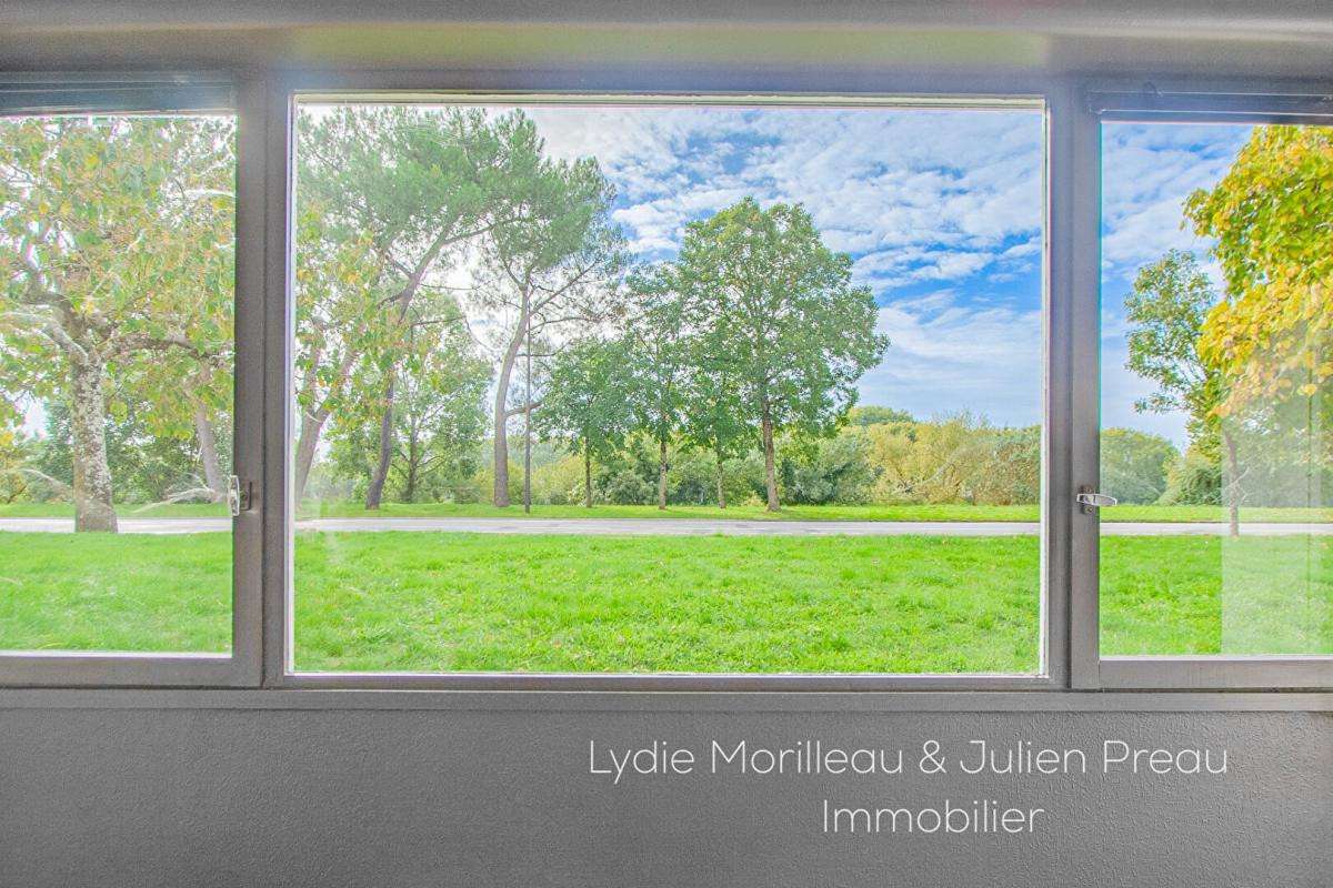 Vente locaux lumineux 180m² Ile de Nantes Mangin