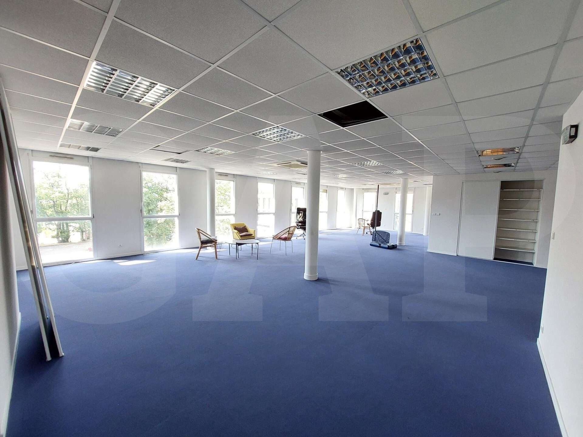 A louer plateau de bureaux de 184m² à Plescop