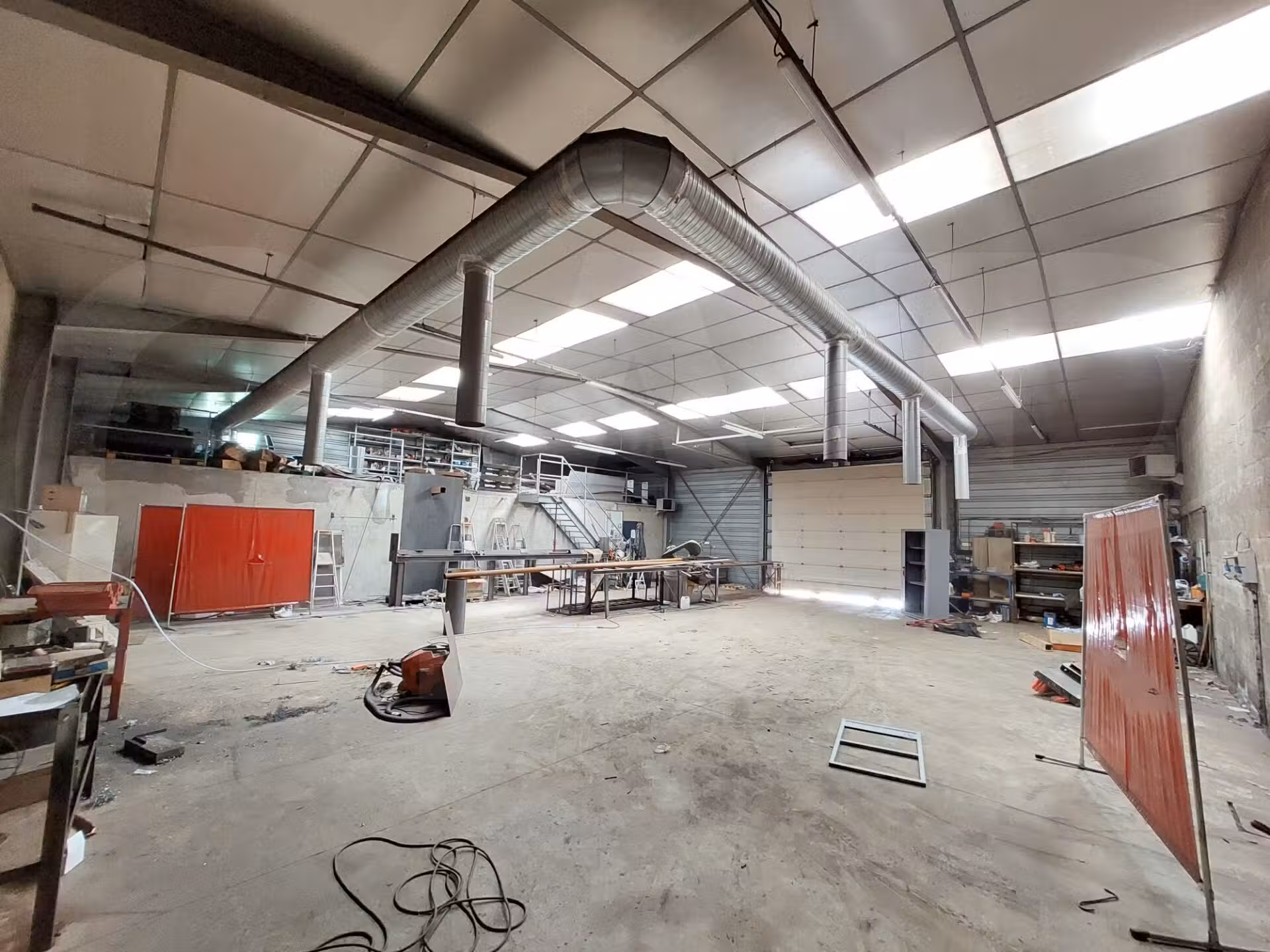 A louer local d’activité 280m² Vannes zone du Prat