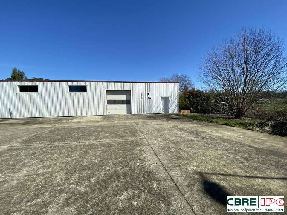 Location entrepôt de 204m² accès 2x2 voies à Mées
