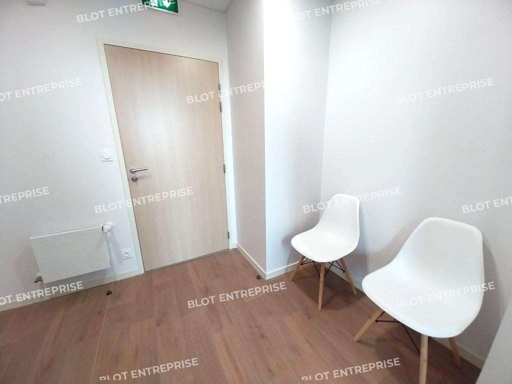 A vendre bureaux 22m²  à l'entrée de Saint-Malo