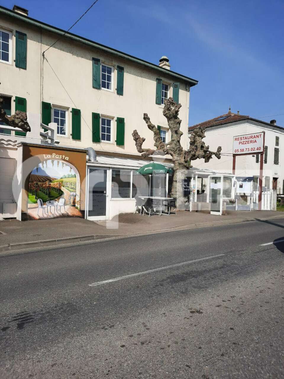 Cède ensemble immo restaurant 1000m² à Peyrehorade