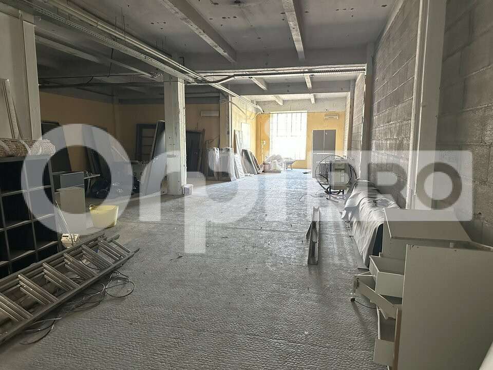 Vente local d'activité 180m² à Saint-Fons prox A7