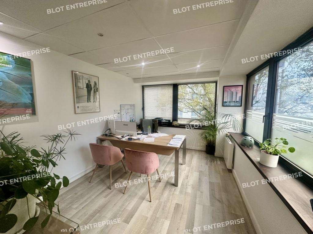 A louer bureaux 70m² Rennes proche Place des Lices
