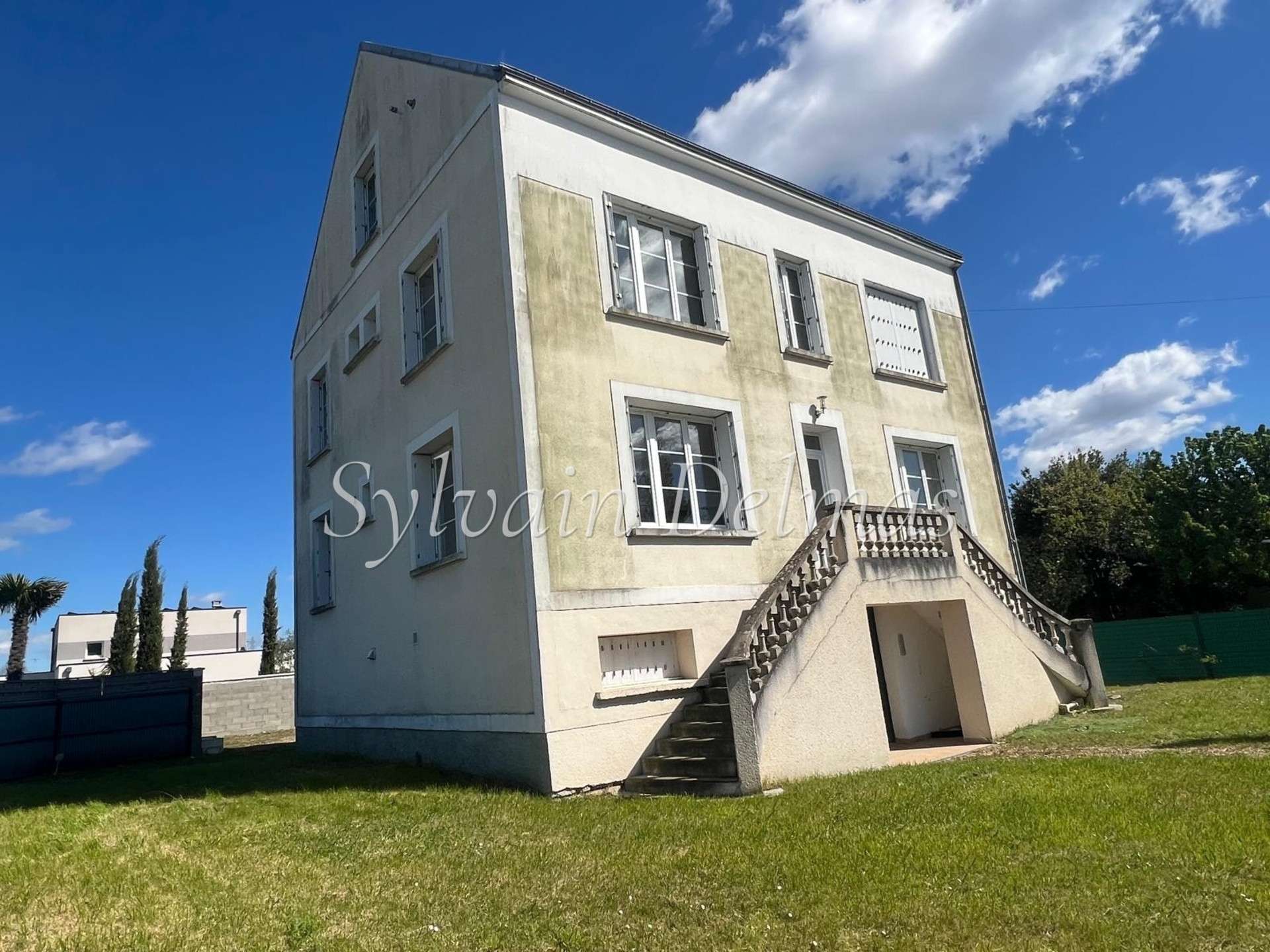 Immeuble 275m² à vendre à Saint Cyr sur Loire (37)