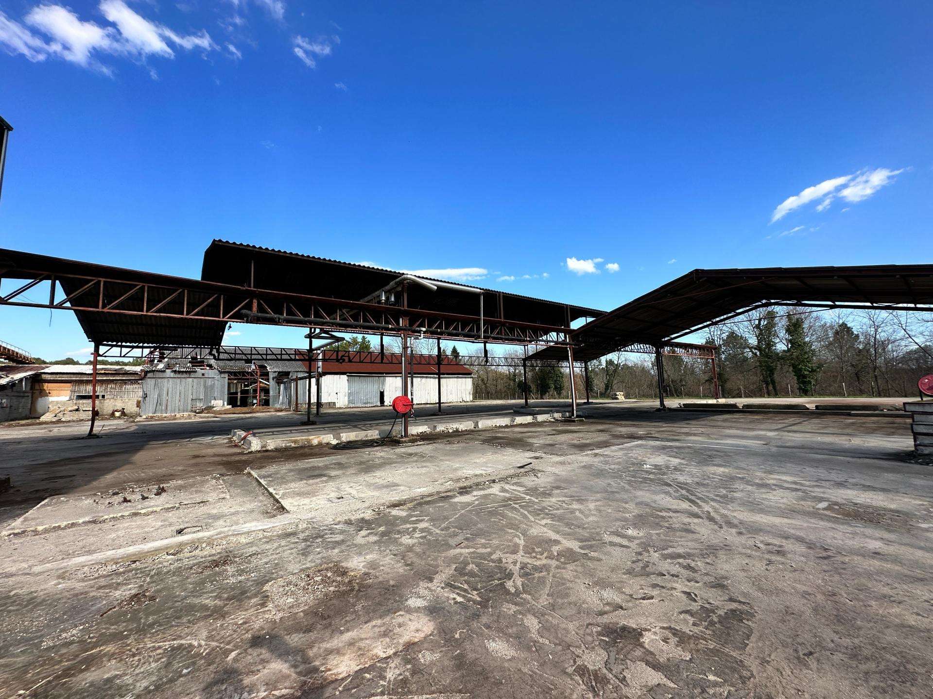 Vente dépôt industriel 2500m² à Mont-de-Marsan