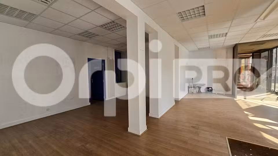Local commercial de 172m² à louer Montluçon centre