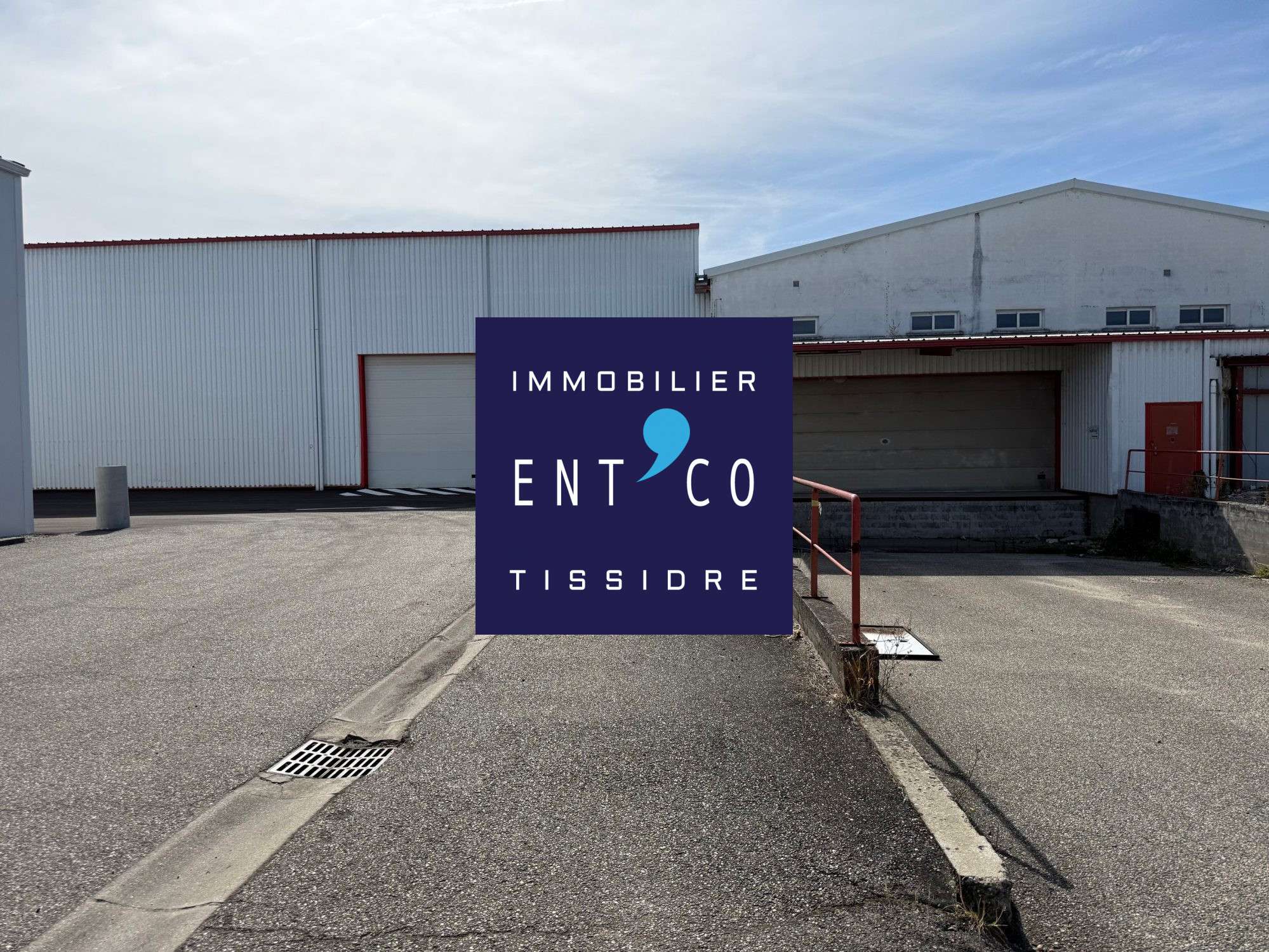 A louer entrepôt logistique de 5860m² à Boé