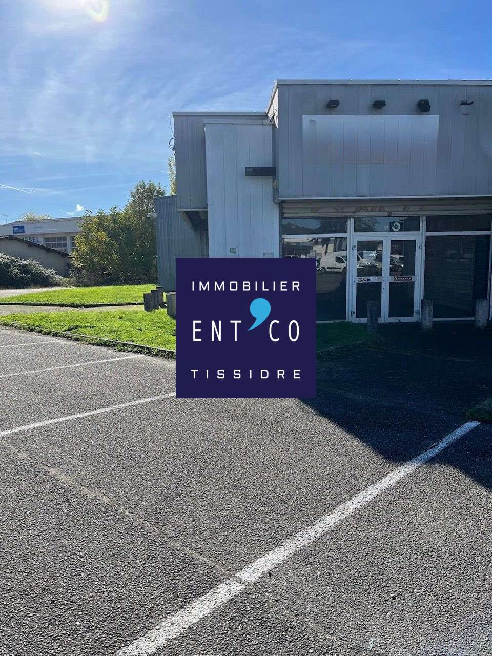 Local commercial moderne de 300m² à louer à Boé