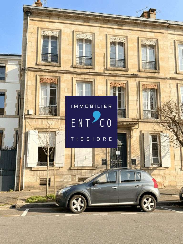 A louer bureaux 142m² Agen empl stratégique à Agen