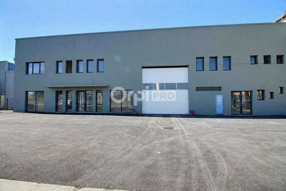 Local d'activité ou cial 2000m² à louer à Avignon