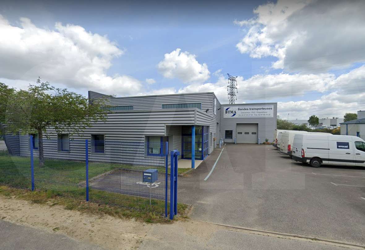 A louer local d'activité 740m² ZA de Guidel RN165