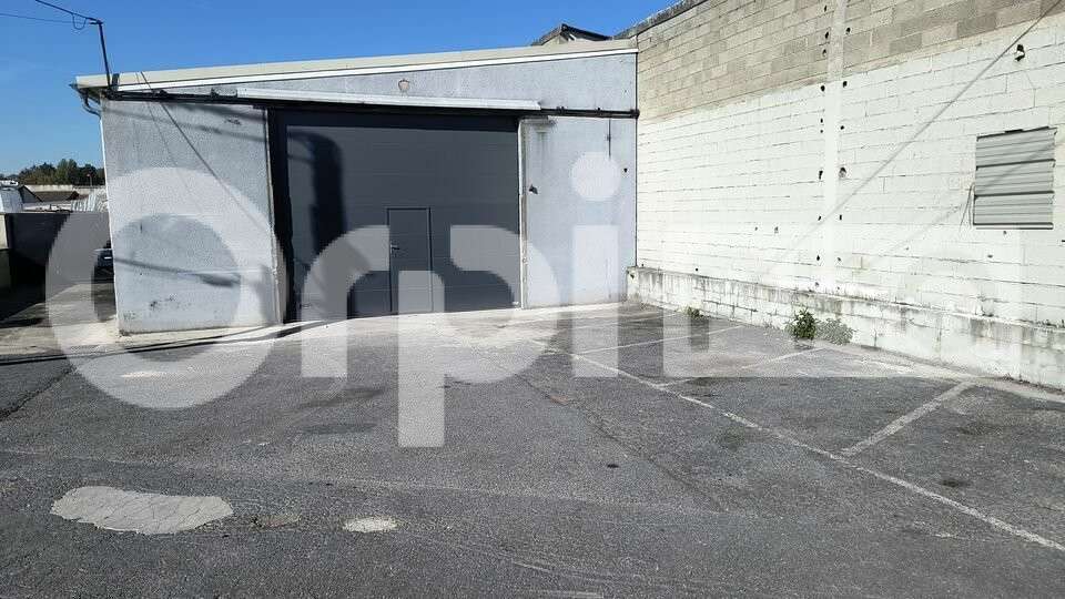 Entrepôt 500m² à louer à Saint-Brice-Courcelles