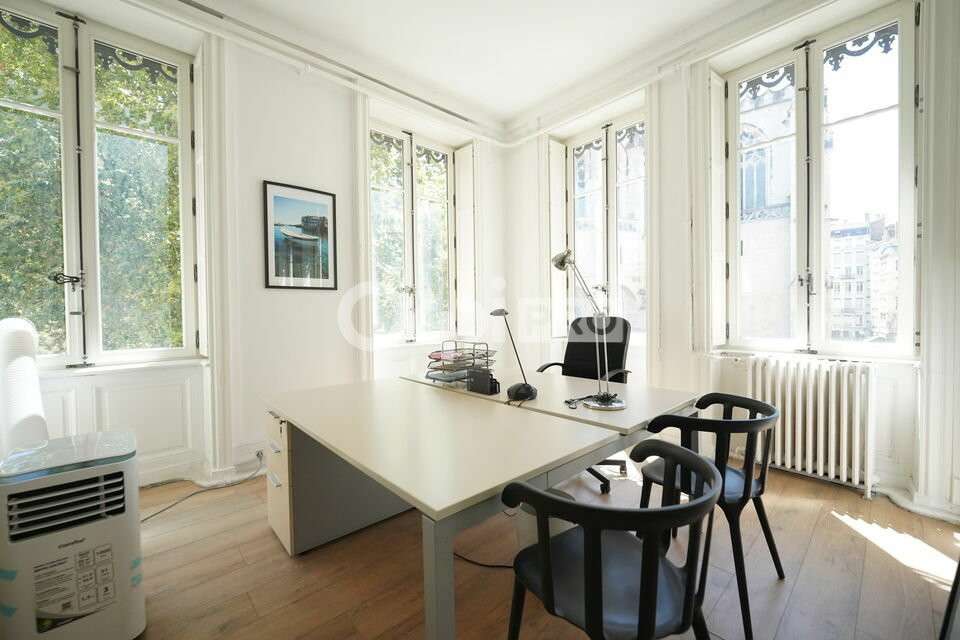 Bureau 100m² à louer à Lyon 69002 Edouard Herriot