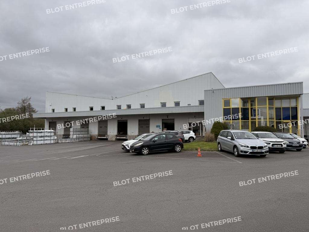 A louer local d'activités 8000m² à Vezin-le-Coquet