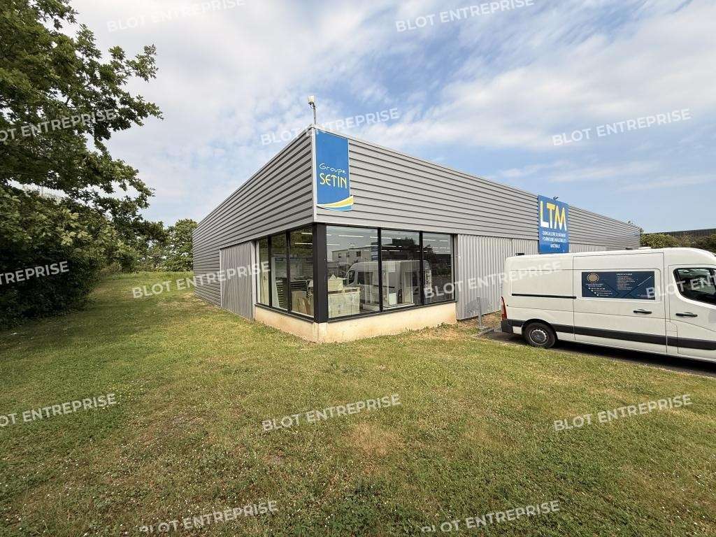 A louer local d'activitéS 750m² zi Vezin-le-Coquet