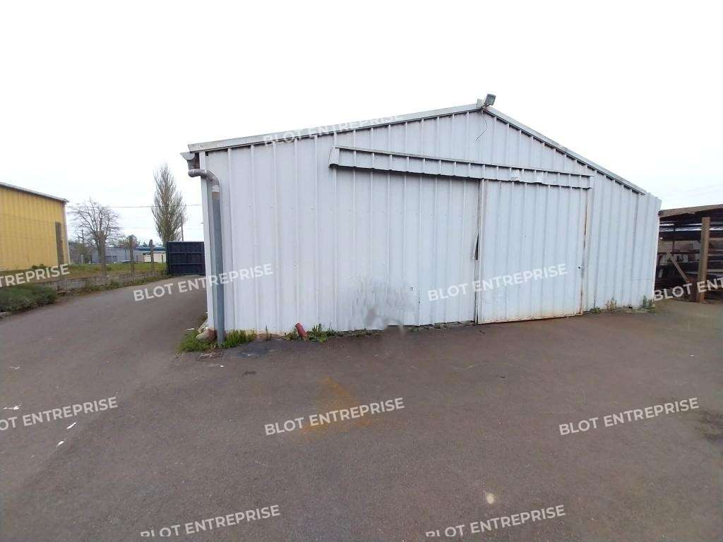 A vendre local d'activités 333m² à Saint Malo Sud