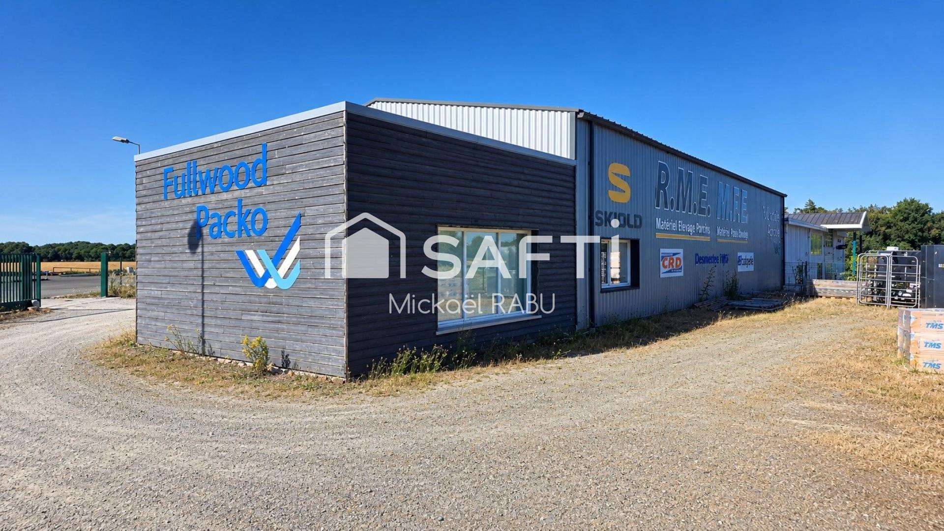 A vendre local artisanal bureaux de 384m² à Gué