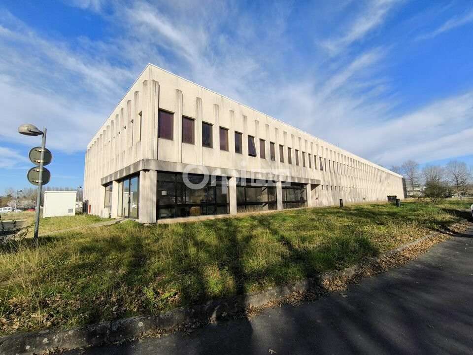 A louer locaux pro 9 800m² à Brive la Gaillarde