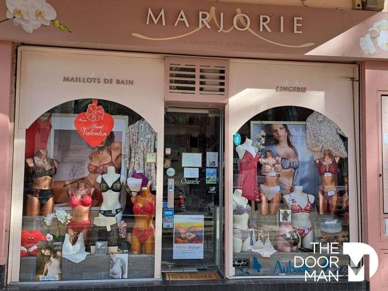 AV boutique 30m² empl N°1 Hyères les Palmiers