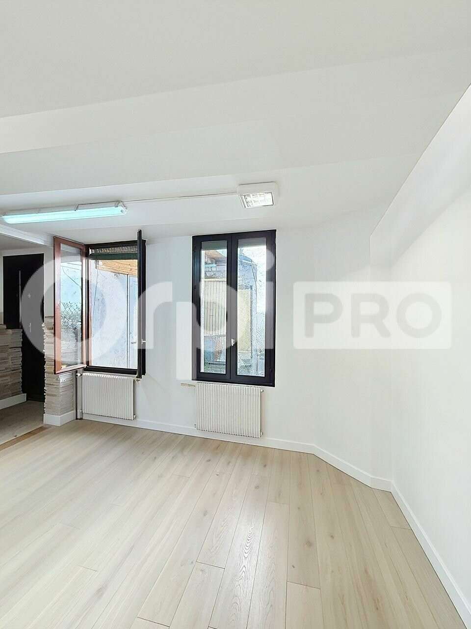 Droit au bail boutique 52m² centre La Rochelle