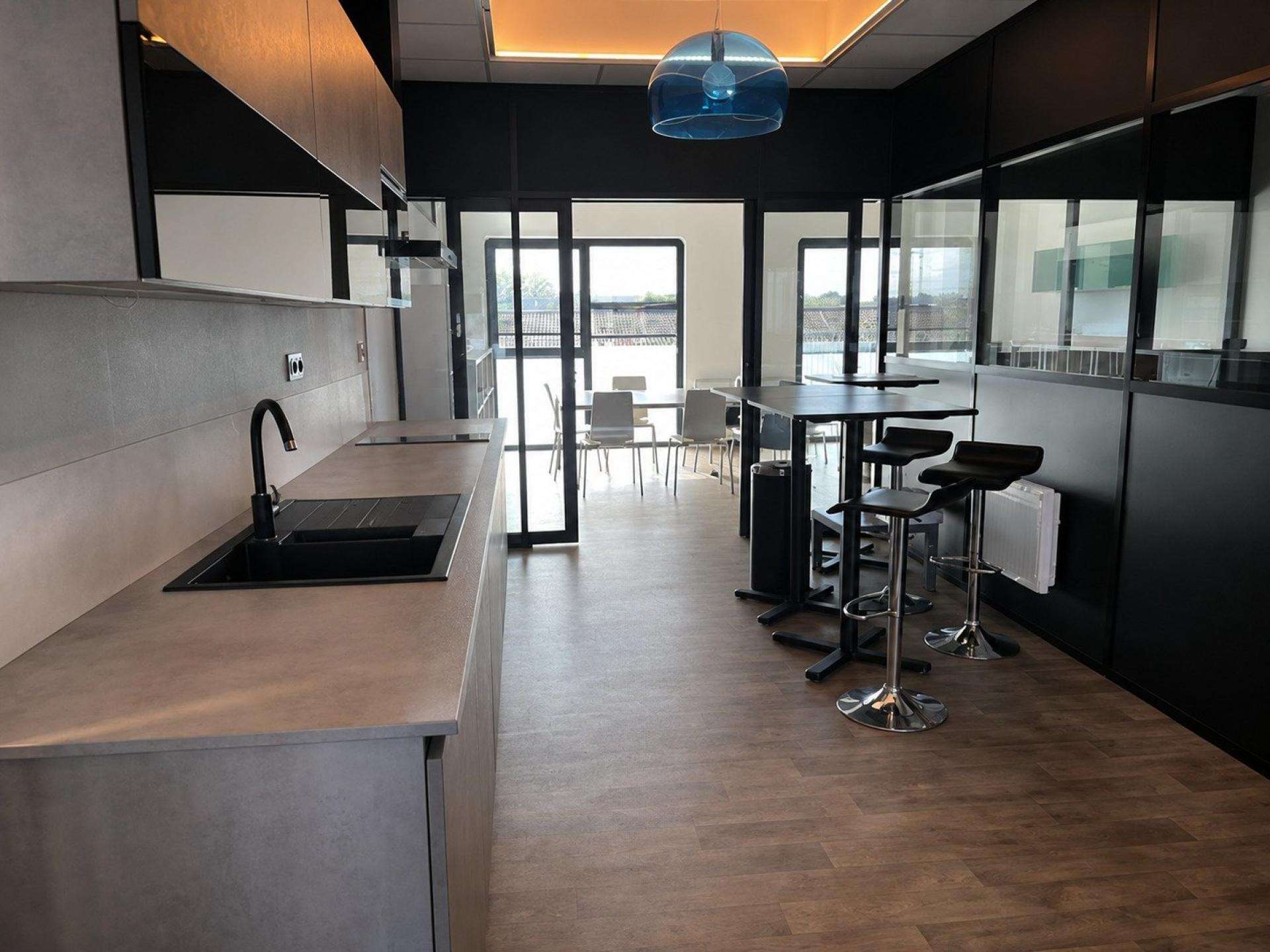 Vente bureaux professionnels moderne à Saint-Malo