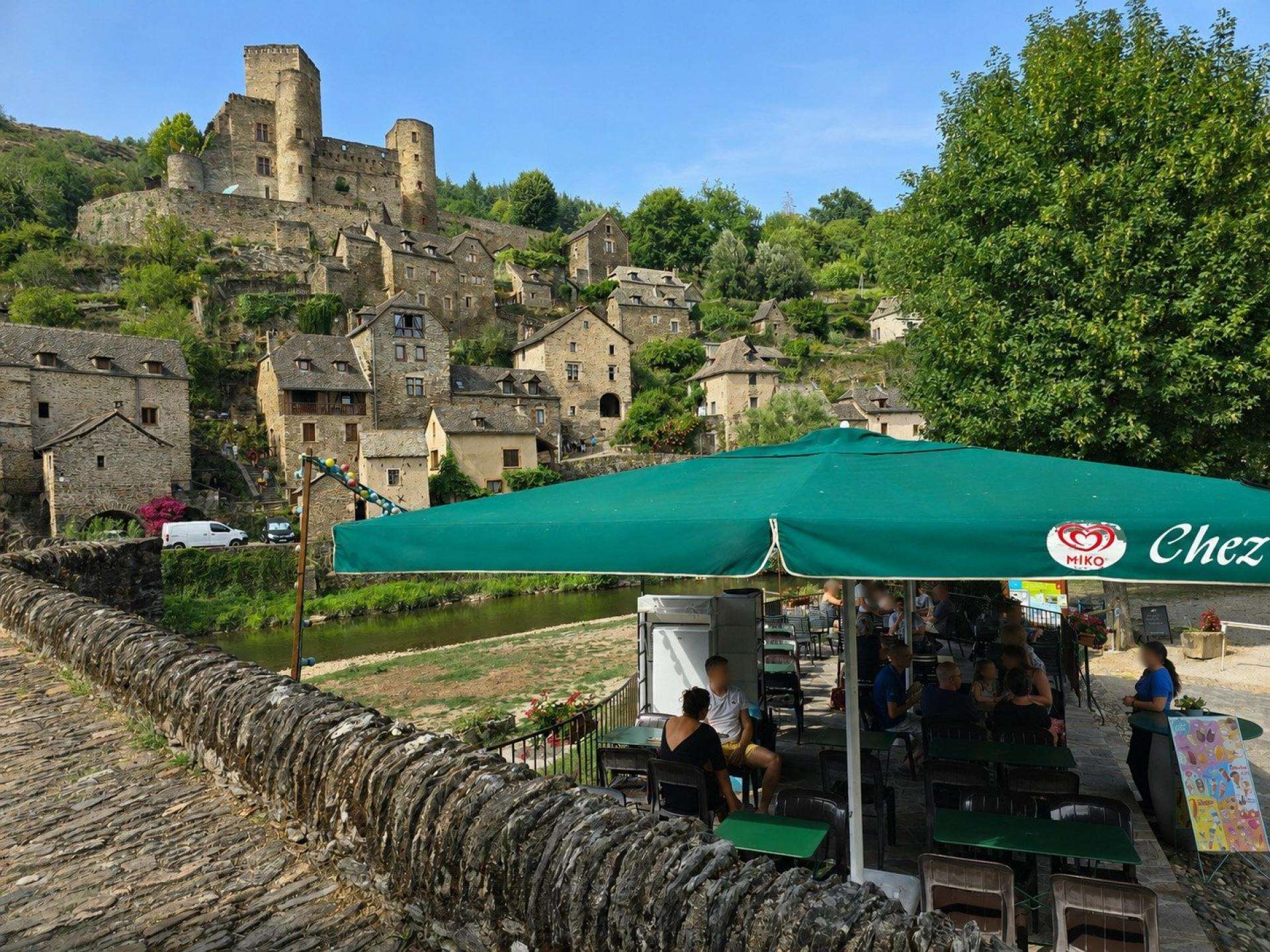 Vente restaurant et épicerie 80 places à Belcastel