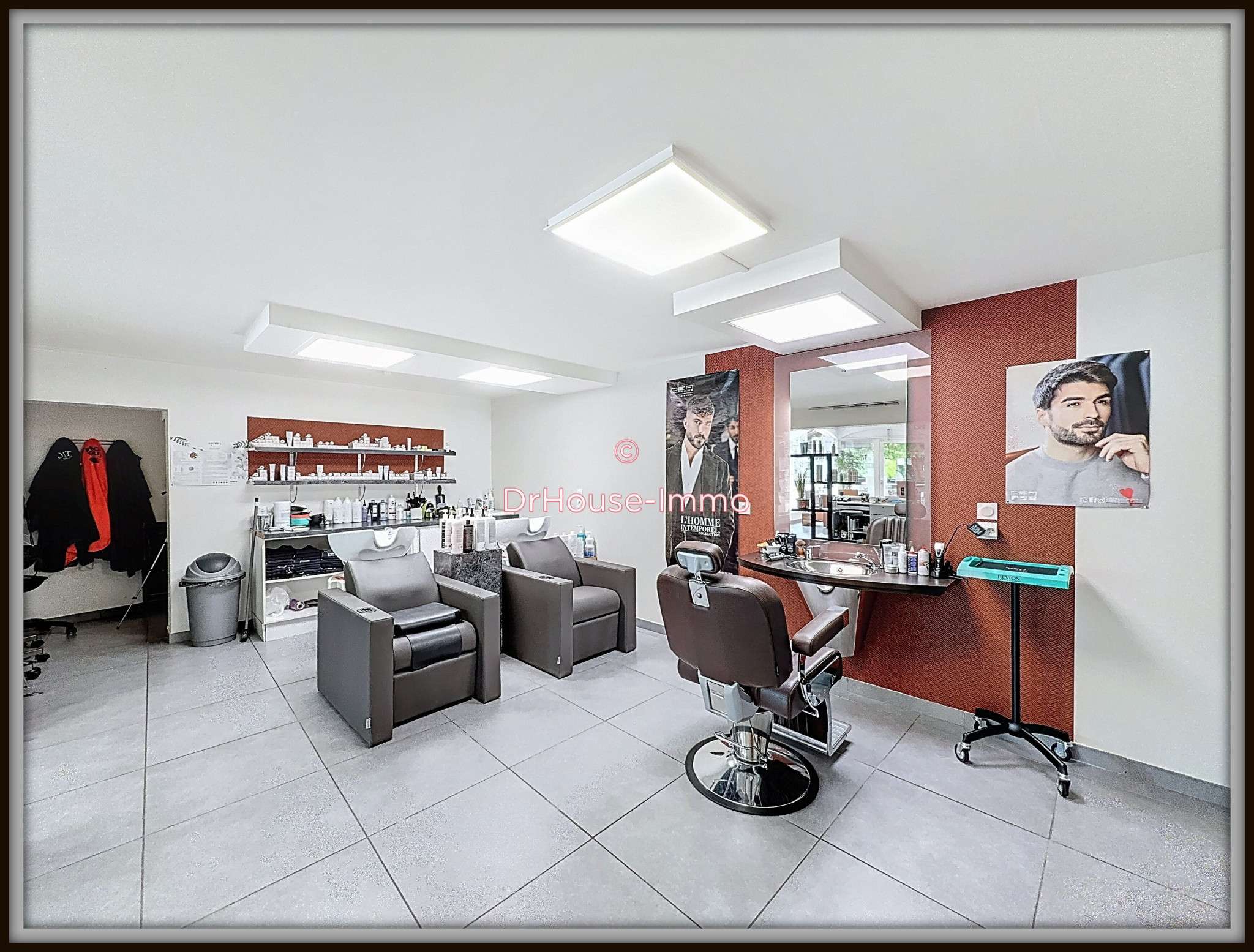 Vente salon coiffure 90m² en centre de Peyrins