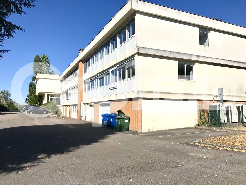 Loue bureaux 1 925m² ZI Magré-Romagnet Limoges Sud