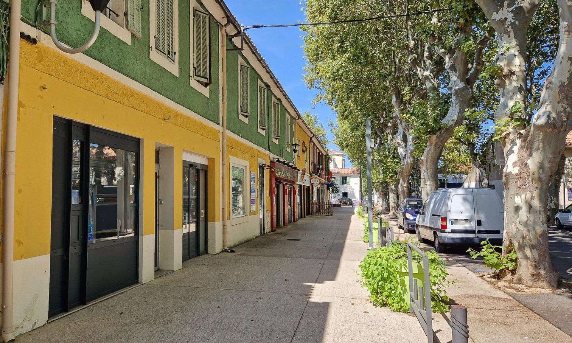 Location bail commercial local de 92m² à Istres