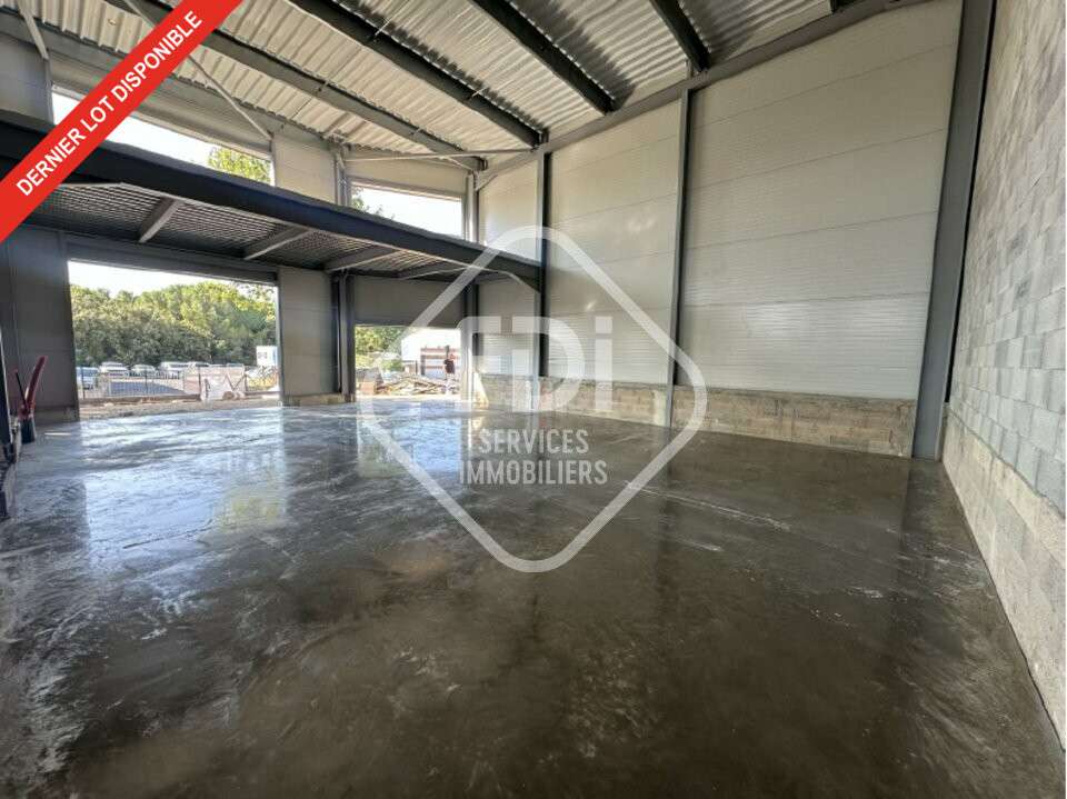 Vente locaux d'activité 1326m² à Castries