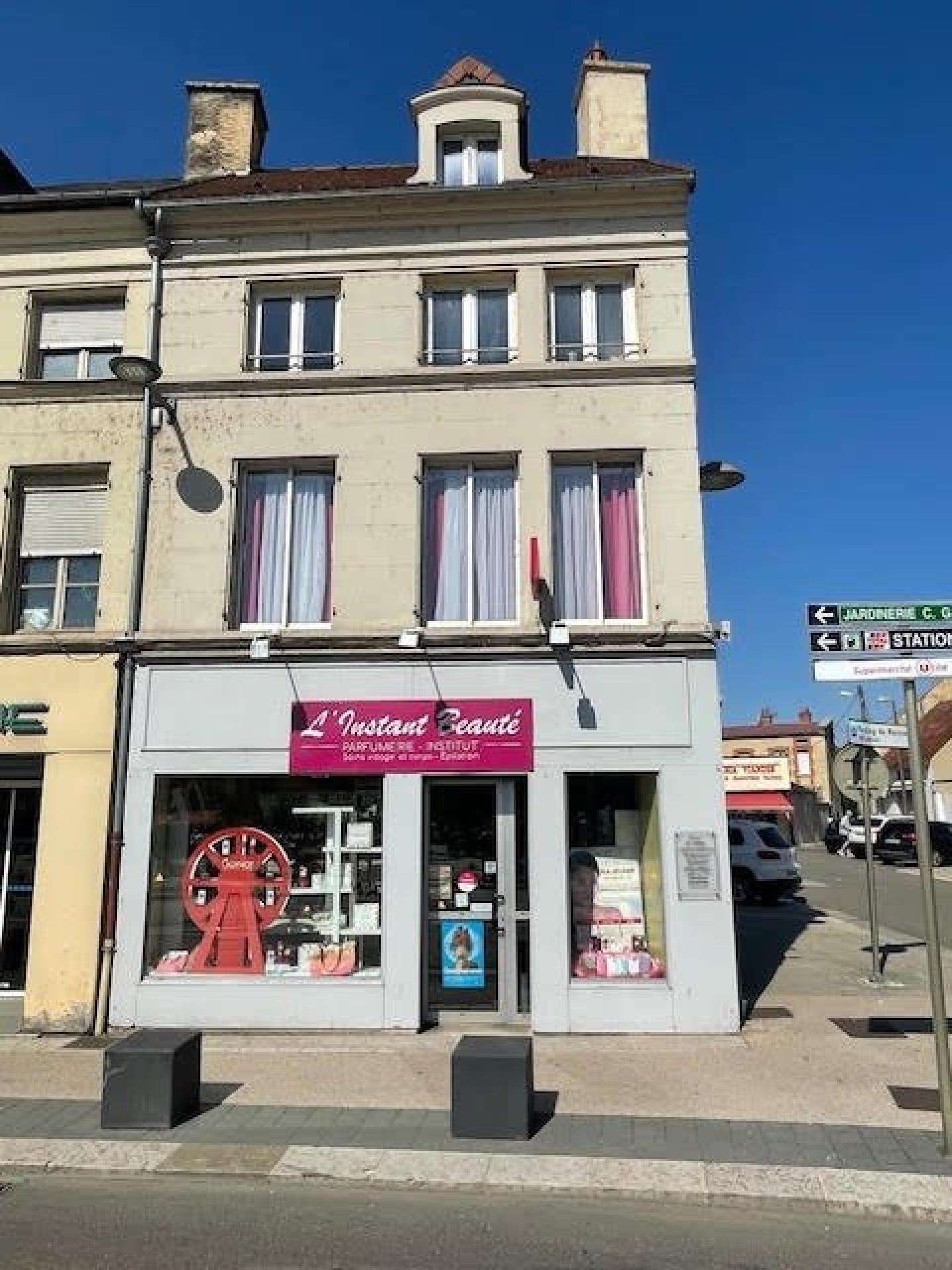 Local commercial 80m² en centre ville de Châtillon
